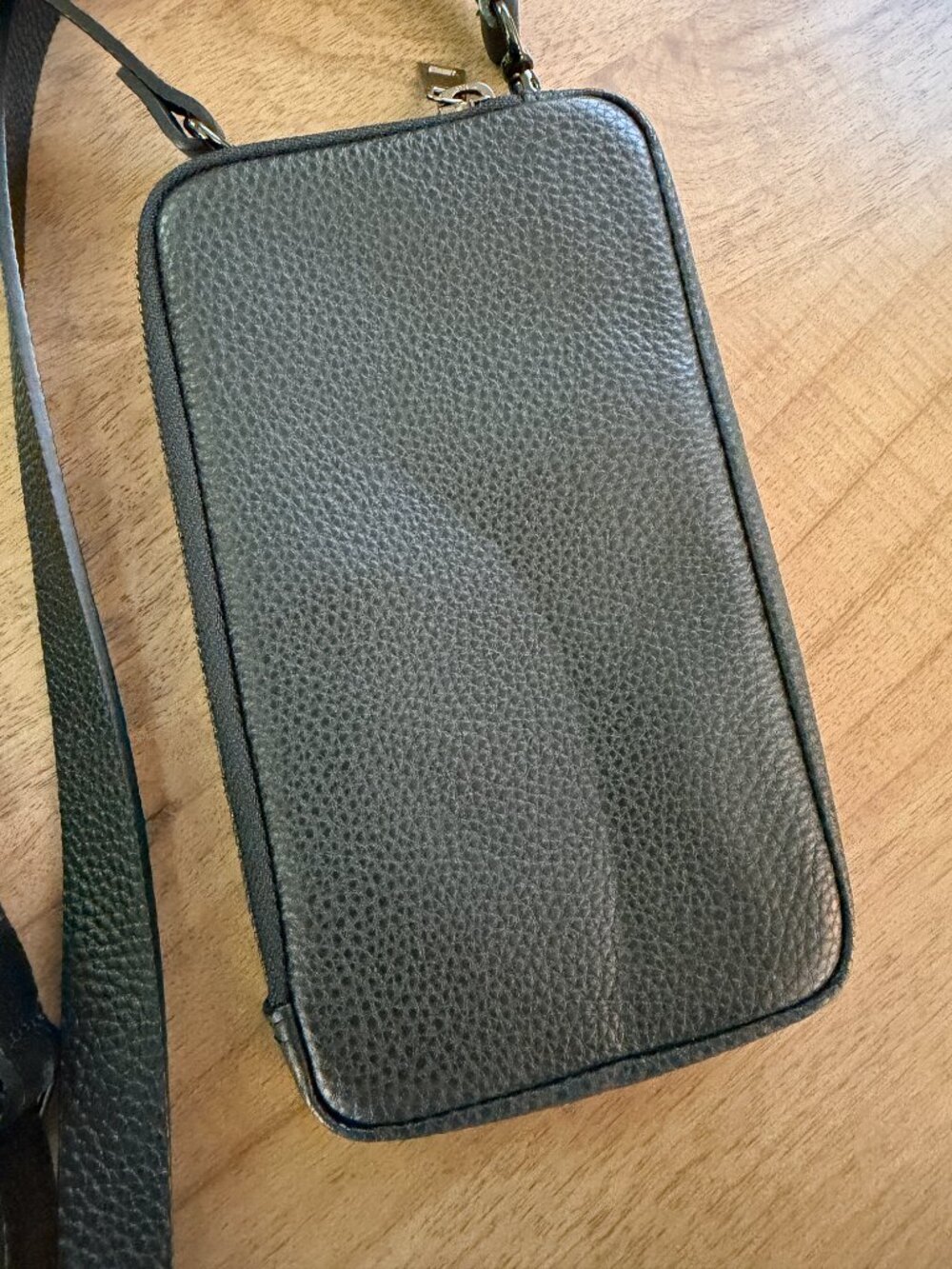 Bandolier Pebble Leather Expanded Zip Pouch Black - Picture 4 of 5